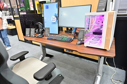 曜越現代北歐風木紋電競機殼家具首展COMPUTEX 2025  採用天然木料設計 系統空間完美交融