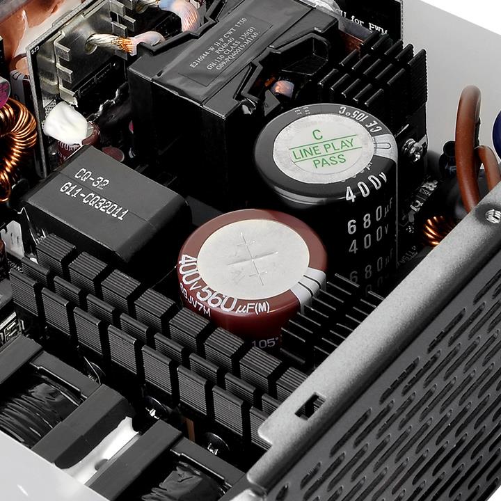 鋼影 Toughpower iRGB PLUS 1050W 白金牌數位電源供應器